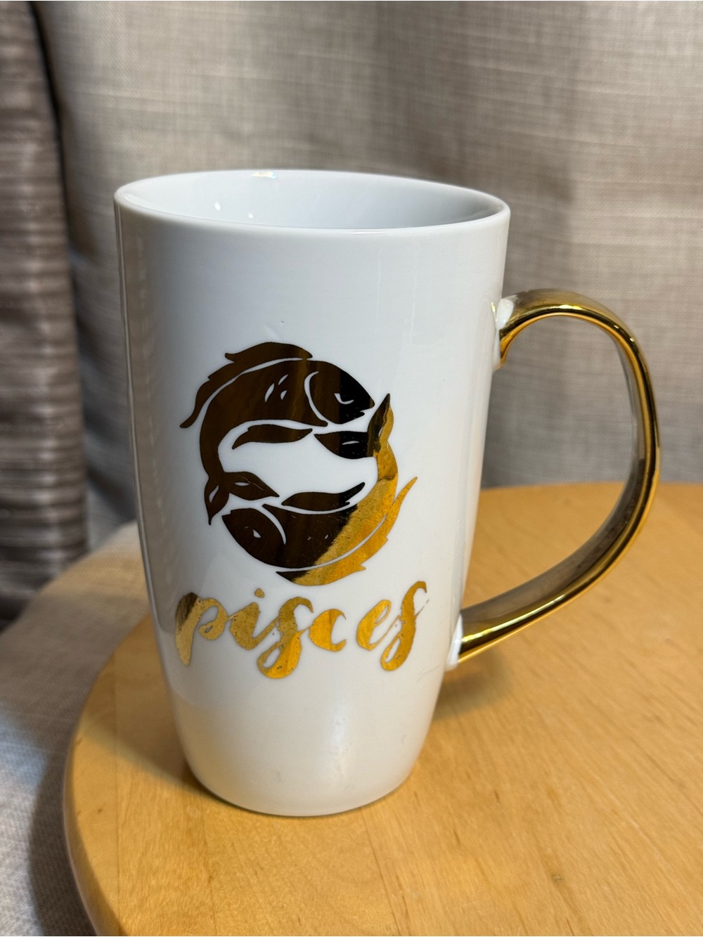 NOWT Charming Home Pisces Zodiac Fish WaterSign Gold Toned Cup Mug Feb 19-Mar 20